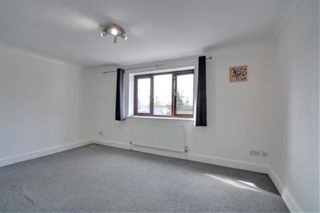 2 bedroom penthouse to rent - Photo 2