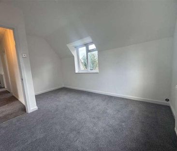 Rookery Way, Lower Kingswood, Tadworth, Surrey, KT20 - Photo 3