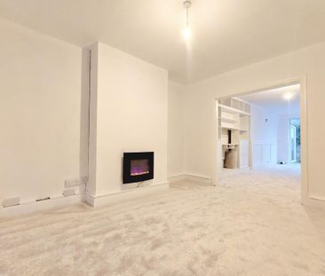 3 bedroom semi-detached house to rent - Photo 2