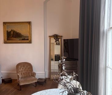 3 Bed Flat, Lansdown Place, BS8 - Photo 1