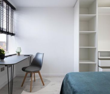 2 bedroom flat to rent - Photo 2