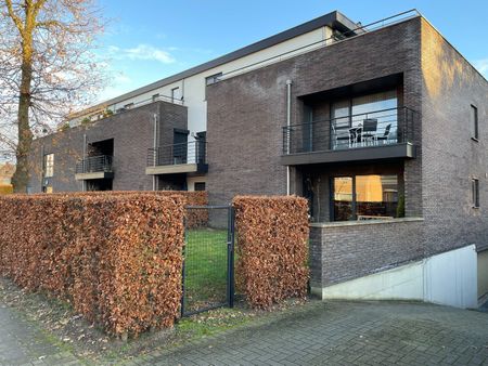 Gelijkvloers appartement met twee slaapkamers en twee terrassen en tuintjes. - Foto 2