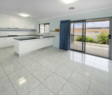 1 Maplewood Court, White Hills - Photo 3