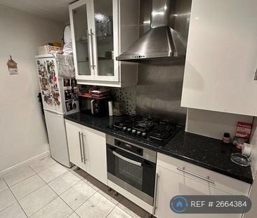 1 bedroom in a flat share to rent - Photo 4