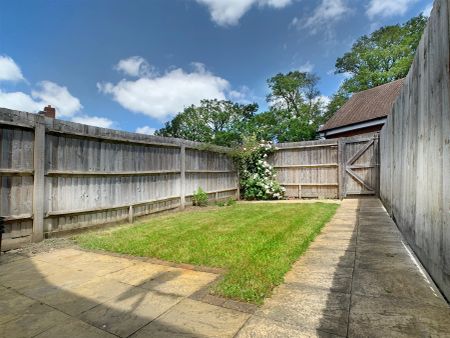 2 Bed, House - Photo 3
