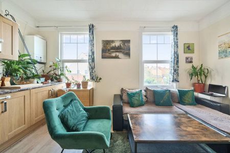 2 bedroom flat to rent - Photo 3