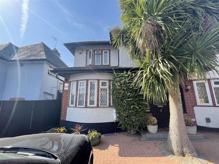 Double Bedroom Apartment Plus ? For Bills, HA8 - Photo 5