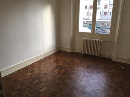 Location Appartement 4 pièces 82m² ORLEANS 45000 - Photo 2