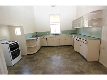 68 Mabel Street, 4075, Oxley Qld - Photo 2