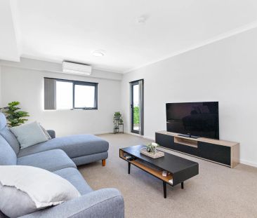 Stylish One Bedroom Apartment in a Prime Location - Photo 3