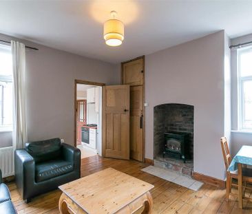3 bedroom flat to rent - Photo 2