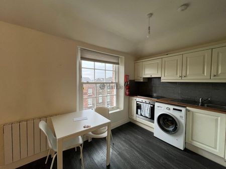 Apartment to rent in Dublin, Blessington St - Photo 4