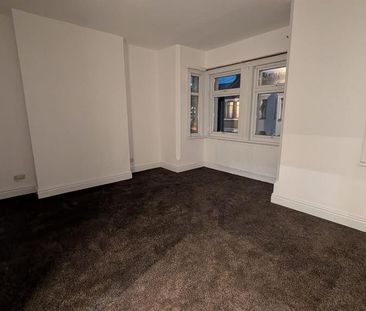 4 bedroom terraced house to rent - Photo 1