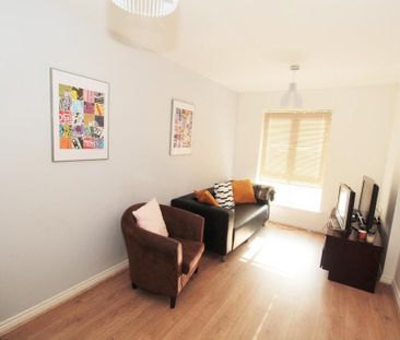 1 bedroom in a house share to rent - Photo 4