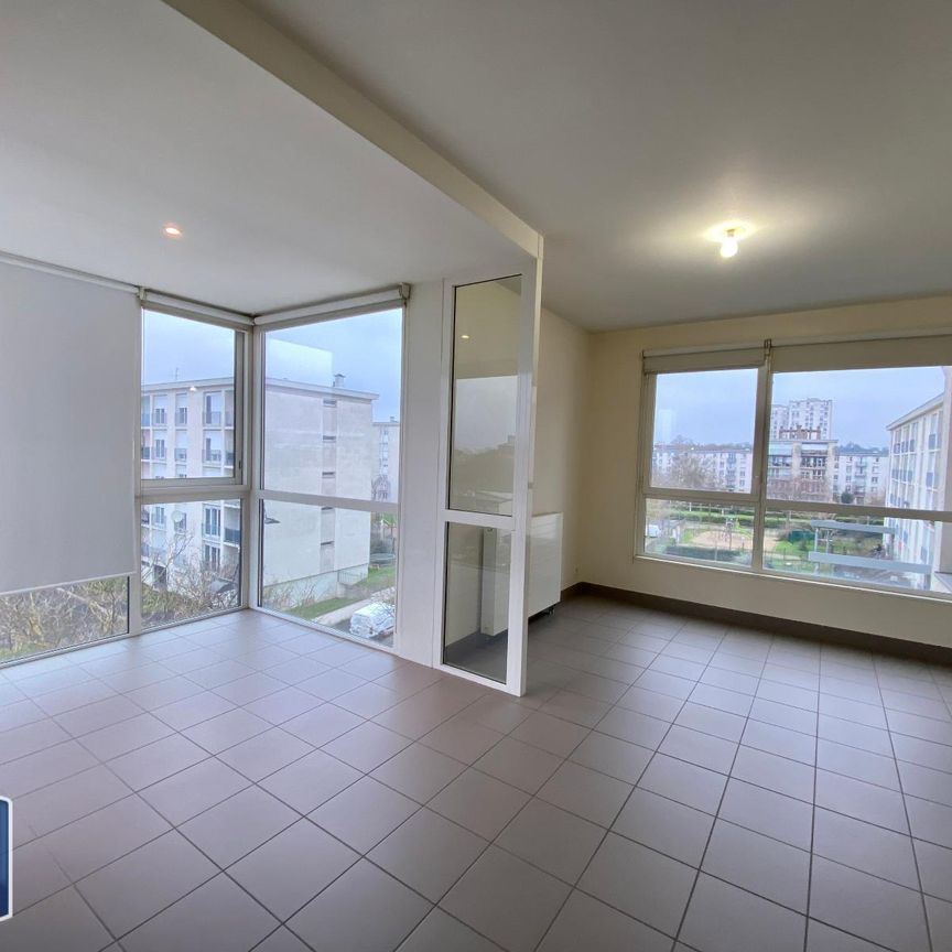 Location Appartement 4 pièces 106m² ST PIERRE DES CORPS 37700 - Photo 1