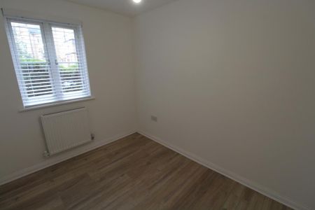 2 bedroom ground floor flat to rent - Photo 5