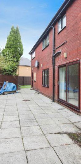 4 bedroom detached house to rent - Photo 1