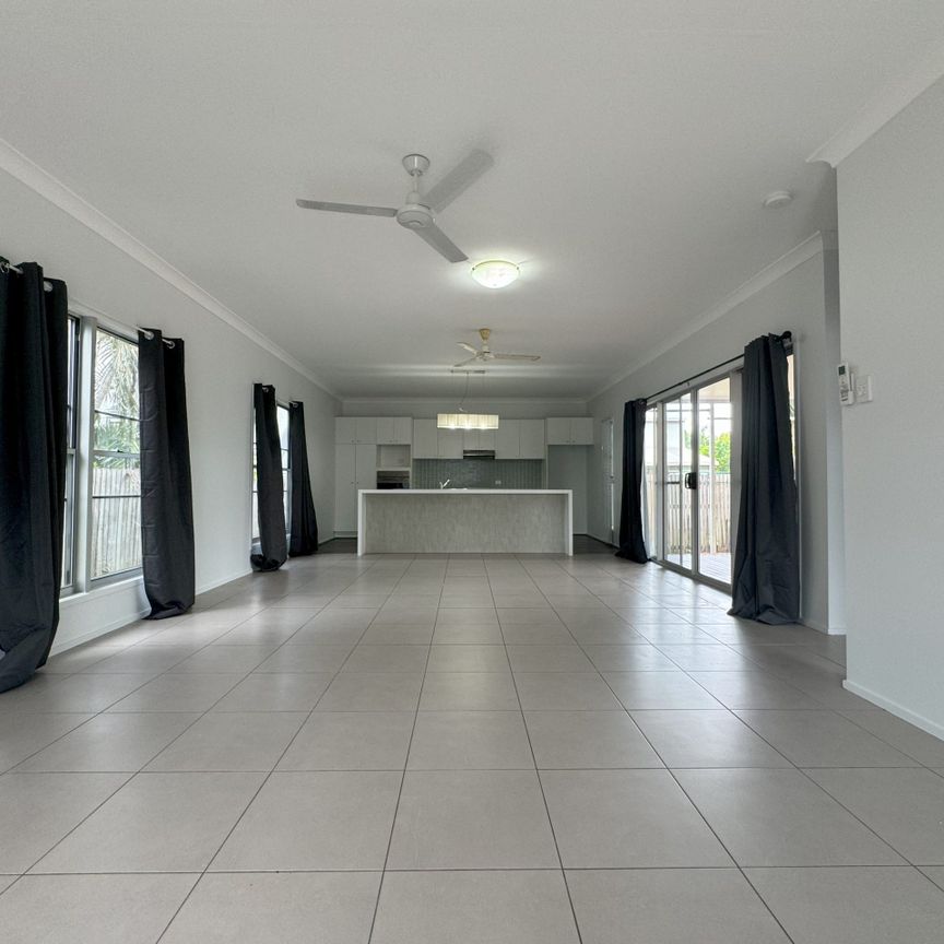 PRIVATE AND LOW MAINTENANCE 3 BEDROOM HOME IN PERFECT LOCATION - Photo 1