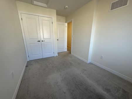 For Lease - 40 Zinfandel Drive Unit# 22, Hamilton, Ontario - Photo 2