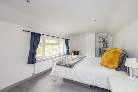 4 bedroom detached house to rent - Photo 4