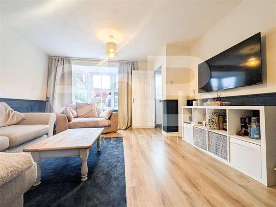 Young Close, Chase Meadow, Warwick, CV34 - Photo 1