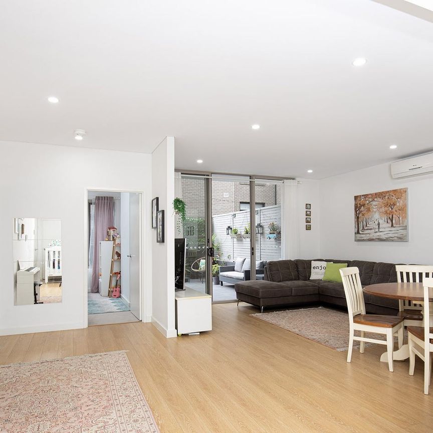 Modern Ground Floor Living with a Huge Wrap-Around Courtyard - Photo 1