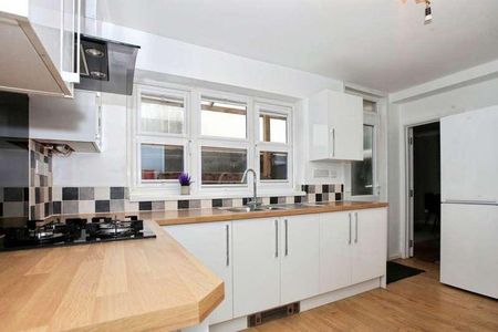 West Parade, Peterborough, PE3 - Photo 2