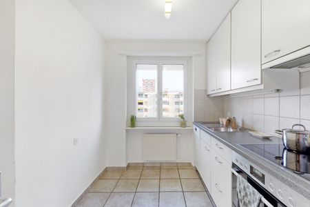 Two minutes to the center of Zuchwil or motorway junction - Photo 5