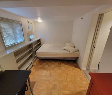 1 furnished bedroom in 2 bedroom apartment - Photo 3