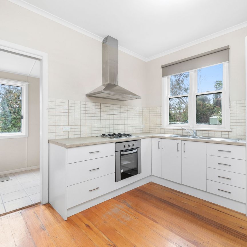 LIGHT FILLED SPACIOUS SURROUNDS - Photo 1