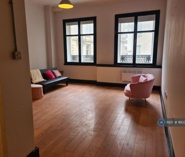 2 bedroom flat to rent - Photo 2