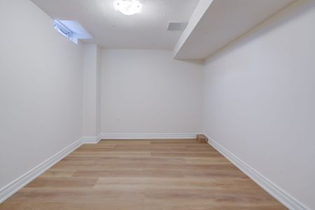 For Lease - 75 Hummingbird Street Unit# LOWER, Toronto, Ontario - Photo 3