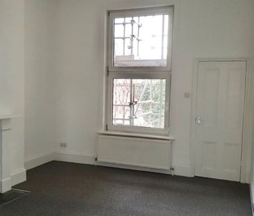 A 1 Bedroom Ground Floor Flat Instruction to Let in Hastings - Photo 2