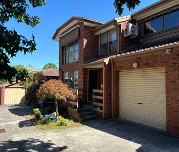 Ideal Family Living in Mount Waverley - Photo 3