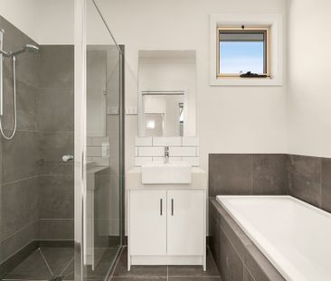 1/5 Logan Street, Glenroy VIC 3046 - Townhouse For Rent | Domain - Photo 3