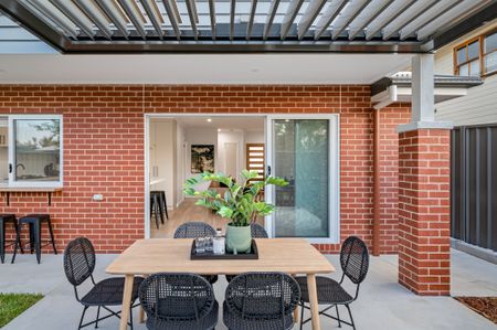 Modern Townhouse For Rent – East Albury Location - Photo 4