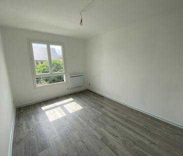 Location Appartement 2 pièces 49m² LE CREUSOT 71200 - Photo 2