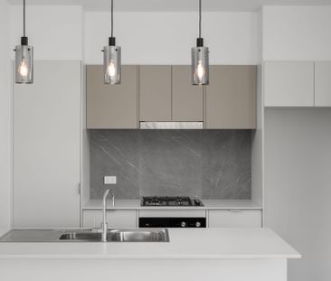 Modern Three Bedroom Townhouse - Photo 4