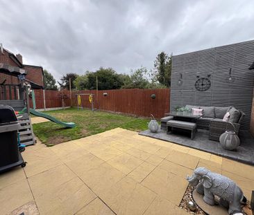 4 bedroom detached house to rent - Photo 1