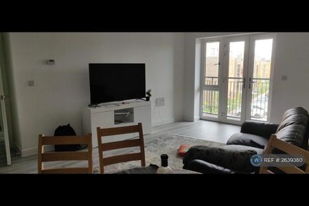 2 bedroom flat to rent - Photo 2