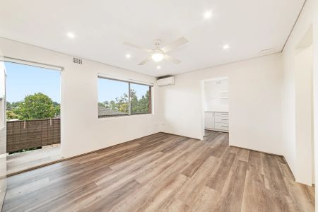 Two Bedroom Apartment in Convenient Location - Photo 3
