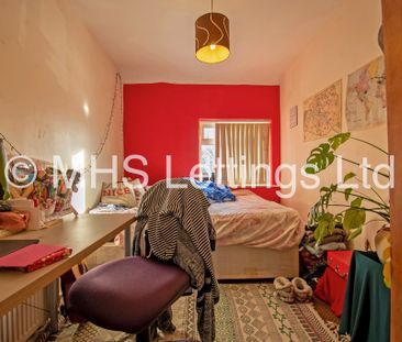 4 Bedroom Mid Terraced House for rent in Park View Road - Photo 5