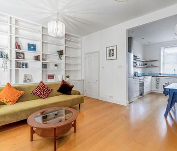 2 bedroom flat to rent - Photo 2