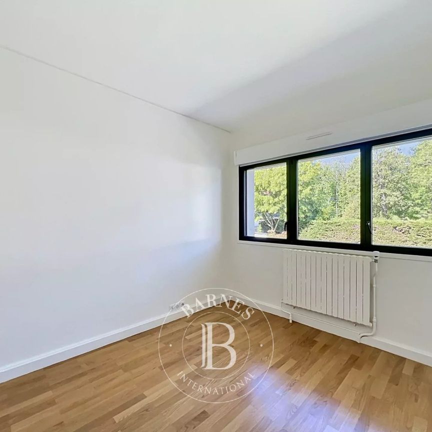 Tout savoir sur cette maison dans le quartier Bourg-La Feuillaume Nord, à La Celle-Saint-Cloud - Photo 1