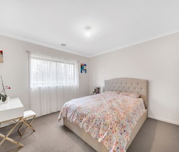 19 Sadie Avenue, Thornhill Park, Vic 3335 - Photo 4