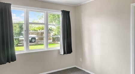 SHANNON - 3 BEDROOMS - Photo 4