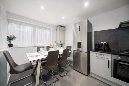 4 Bed Semi-Detached House, Brixton, SW9 - Photo 4