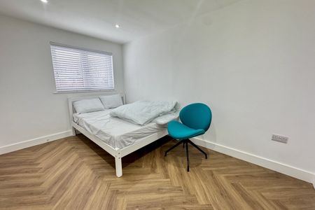 Brampton Court, Norwich - Photo 3