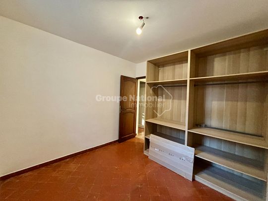 Maison T4 de 86.70 m2 avec terrasse, à Saint Etienne du Grès, - Photo 1