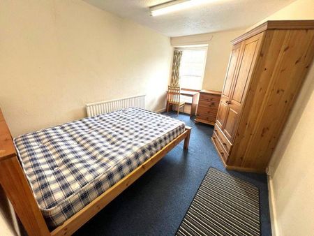 4 bedroom flat to rent - Photo 5